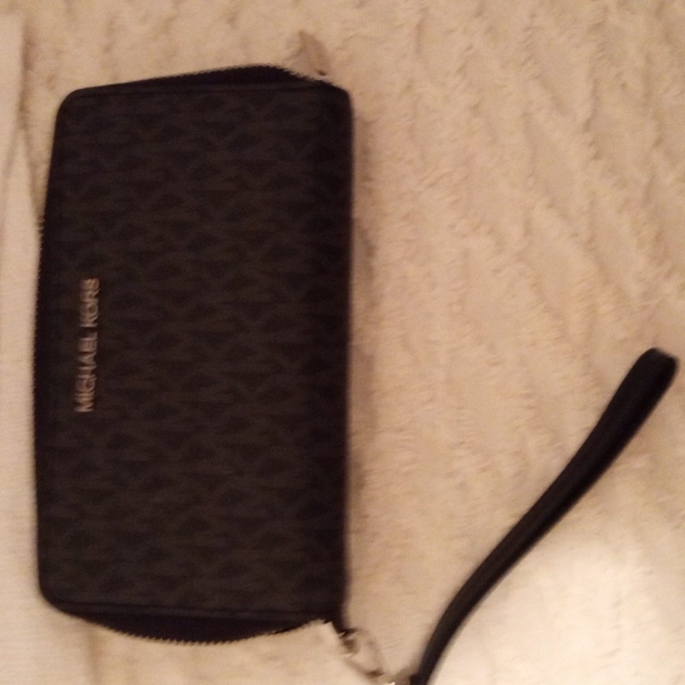 Authentic Michael kors mk logo pebbled leather wristlet black